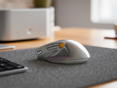 Il nuovo mouse wireless Crux di Alogic (nella foto) ha nove pulsanti programmabili. (Fonte: Alogic)