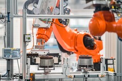 Nel motore elettrico Bosch, la combinazione di alta efficienza, raffreddamento innovativo, tecnologia di avvolgimento ottimizzata e architettura di piattaforma scalabile si traduce in un design particolarmente compatto.