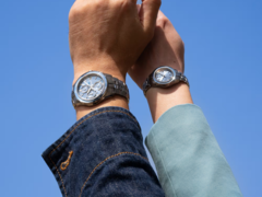 L'orologio Casio OCWS7000E-2A (a sinistra) sta per arrivare negli Stati Uniti; non è chiaro se l'OCW-S40-2A (a destra) sarà lanciato anche qui. (Fonte: Casio)