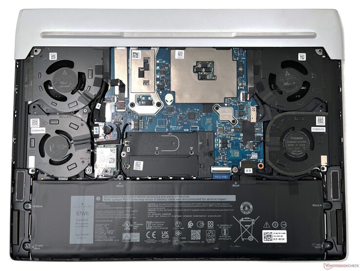 Alienware x15 R2 interno