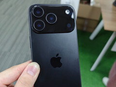 L&#039;unità fittizia dell&#039;iPhone 17 Pro presenta alcune modifiche di design rispetto al modello attuale di Apple. (Fonte: Majin Bu)