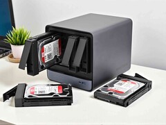 Minisforum sta per presentare il successore dell'N5 Pro qui raffigurato. (Fonte: Sebastian Bade, Notebookcheck)