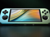 Il Retroid Pocket 3 Plus Metal Edition pesa 285 g, 50 g in più rispetto all'edizione standard. (Fonte: Retroid)