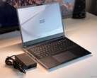 Recensione dello Schenker Key 14 - 100 W RTX 4060 in un portatile multimediale compatto
