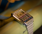 Il nuovo orologio collaborativo Casio CA-500WEBF-1A "Ritorno al futuro" (nella foto) ha la targa "OUTATIME" sul davanti. (Fonte: Casio)