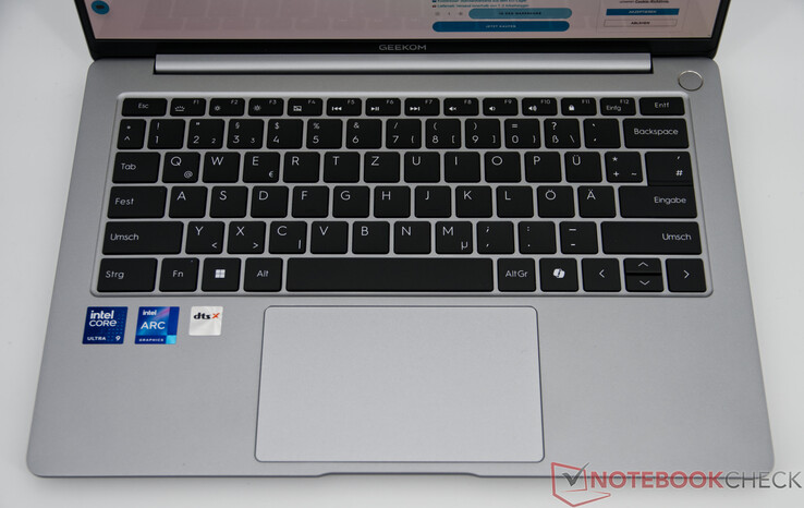 I dispositivi di input sul Geekom GeekBook X14 Pro