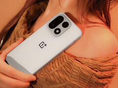 OxygenOS 16 sarà presentato completamente il 16 ottobre 2025. Nella foto: un&#039;immagine promozionale di OnePlus 15. (Fonte: OnePlus)