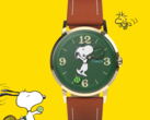 Il Peanuts x Timex Marlin Hand-Wound presenta un quadrante verde e lancette dal design giocoso ispirate al tennis