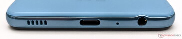 In basso: altoparlante, USB-C 2.0, microfono, porta audio da 3,5 mm