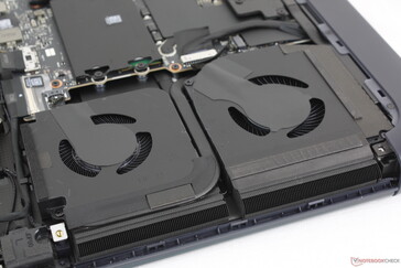 Dell promette ventole più silenziose del 15%, un flusso d'aria superiore del 37% e una potenza superiore del 17% rispetto alla generazione precedente