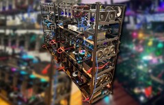 Questo grande impianto di crypto mining include due schede LHR RTX 3060 Ti insieme a schede Nvidia e AMD. (Fonte immagine: Reddit u/miner69niner - modificato)