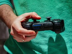 La PlayStation 3 di Sony veniva fornita in confezione con il controller DualShock 3, un controller che funziona anche con RPCS3.