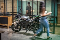 La moto elettrica Kawasaki Z e-1 viene proposta come sostituto dei pendolari ICE da 125 cc. (Fonte: Kawasaki)