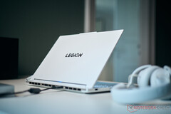 La CPU Arrow Lake-HX e la GPU da 115 W sono una combinazione vincente per massimizzare le prestazioni di gioco (fonte: Notebookcheck)