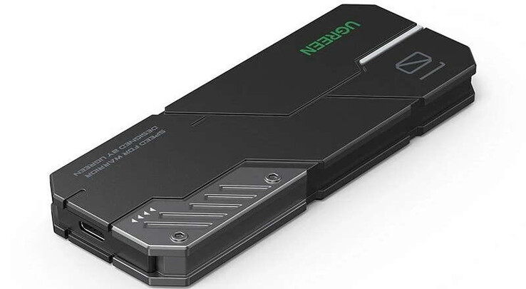 UGreen CM525 è un alloggiamento per soli SSD