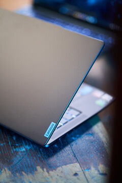 Un'occhiata al nuovo Yoga Pro 7/7i. (Fonte: Notebookcheck)