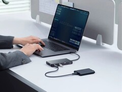 L&#039;hub USB-C Anker 552 (9-in-1, 4K HDMI) offre una ricarica passante da 85 W. (Fonte: Anker)