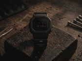 L'orologio Casio G-Shock DW-5600UMC26-1DR in edizione collaborativa, interamente nero, nella foto.
