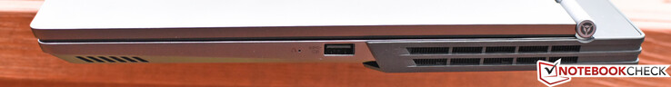 A destra: Lenovo OneKey Recovery, USB 3.1 Gen 1