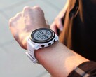 Lo smartwatch Garmin Forerunner 945 LTE (nella foto) sta ricevendo un nuovo aggiornamento. (Fonte: Garmin)