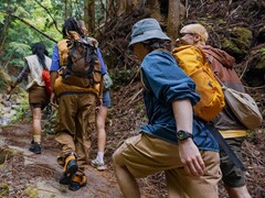 Gli smartwatch Garmin Instinct 3 e Instinct E (nella foto) stanno ricevendo la versione beta 9.23. (Fonte: Garmin)