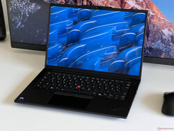 Recensione di Lenovo ThinkPad P14s G5. Dispositivo di prova fornito da: