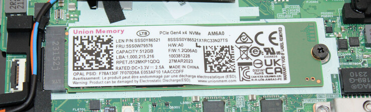 Un'unità SSD PCIe 4 funge da memoria di sistema.