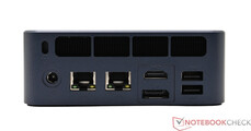 Posteriore: Adattatore di alimentazione, 2x 2.5G Lan, HDMI, DisplayPort, 2x USB