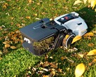 Il robot tagliaerba YUKA di Mammotion può anche spazzare. (Fonte: Mammotion)