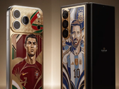 La collezione in edizione limitata “Legends” di Caviar vede protagonisti Lionel Messi e Cristiano Ronaldo.