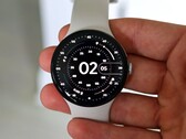 Un prototipo di Google Pixel Watch 5 è stato apparentemente trovato nei Caraibi - durante un'immersione.