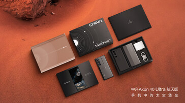 L'Axon 40 Ultra Aerospace Edition viene fornito con extra come custodie nella sua nuova scatola da collezione. (Fonte: ZTE via Weibo)