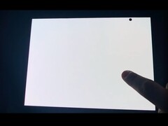 Un Galaxy Z TriFold con un display interno poco reattivo.