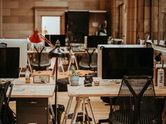 I lavoratori riferiscono di piccoli aumenti di velocità e qualità, con un risparmio di circa un&#039;ora al giorno. Immagine di un ambiente di lavoro confortevole. (Fonte immagine: Annie Spratt su Unsplash)
