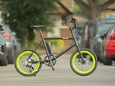 La Mini bike di Boost (nella foto) può essere elettrica o a pedali. (Fonte: Boost)