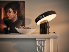 La lampada altoparlante Bluetooth Blomprakt di IKEA (nella foto) è ora disponibile a livello globale. (Fonte: IKEA)