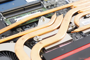 Fare attenzione all'aggiornamento della RAM come uno dei moduli si trova sotto un tubo di calore.