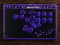 8BitDo Arcade Controller Transparent Purple Edition supporta la pulizia SOCD e il blocco dei tornei.