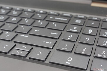 I tasti NumPad hanno le stesse dimensioni dei tasti QWERTY a differenza della maggior parte degli altri portatili, ma i tasti Freccia sono troppo piccoli