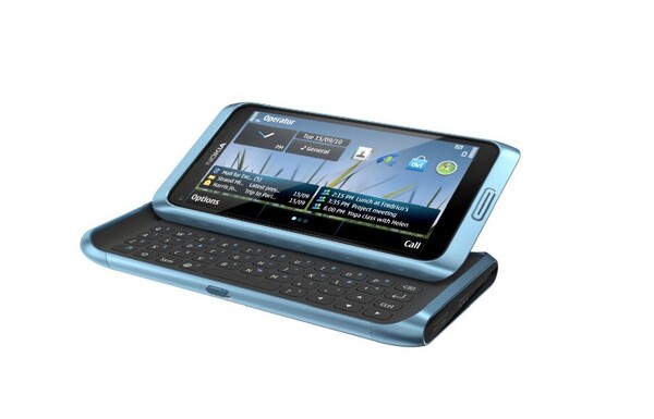 Il Nokia E7 è stato lanciato con Symbian^3, ma è stato aggiornato a Nokia Belle OS. (Fonte immagine: Nokia via Facebook)