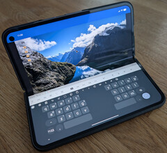 Mentre un pieghevole sembrava avere una serie di casi d'uso fantastici, la realtà si è rivelata piena di compromessi (Fonte: Notebookcheck)