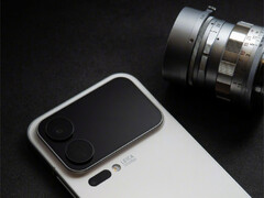 Lo Xiaomi 17 Ultra dovrebbe soppiantare lo Xiaomi 17 Pro Max prima della fine dell'anno in Cina, nella seconda immagine. (Fonte: Xiaomi)