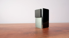 Un'unità OnePlus Open in anteprima. (Fonte: Unbox Therapy)