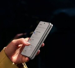 Appleil primo pieghevole di OPPO sembra destinato ad avere dimensioni simili a quelle dell'OPPO Find N2. (Fonte immagine: OPPO)