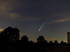 Un&#039;immagine che mostra la cometa Neowise durante il suo passaggio ravvicinato al Sole. (Fonte: TheOtherKev - Pixabay)
