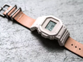 La prima collaborazione Casio x Hender Scheme del 2017 - il DW-5600HS-4JF (nella foto). (Fonte: Designboom)