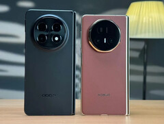 Oppo Find N5 e Honor Magic V5 da sinistra a destra. (Fonte immagine: Kingmi Mobile - modificato)
