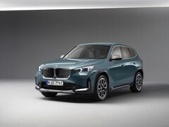 La BMW iX1 eDrive20 è un modello più economico della gamma iX1. (Fonte: BMW)