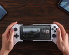Il nuovo Ultimate Mobile Gaming Controller dovrebbe iniziare ad essere spedito entro la fine della settimana negli Stati Uniti. (Fonte: 8BitDo)