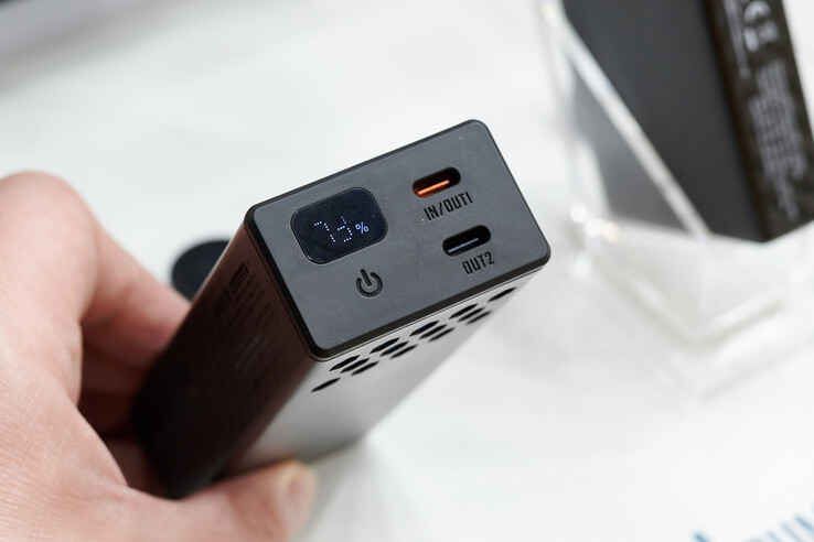 Il display sfarfallava attraverso la telecamera, ma non era visibile a occhio nudo